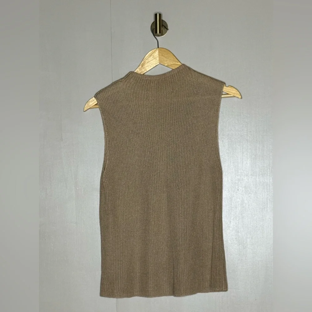 Dana Buchman Linen Silk Sleeveless Knit Top Beige Minimalist Tank Womens‎ M - Picture 4 of 5